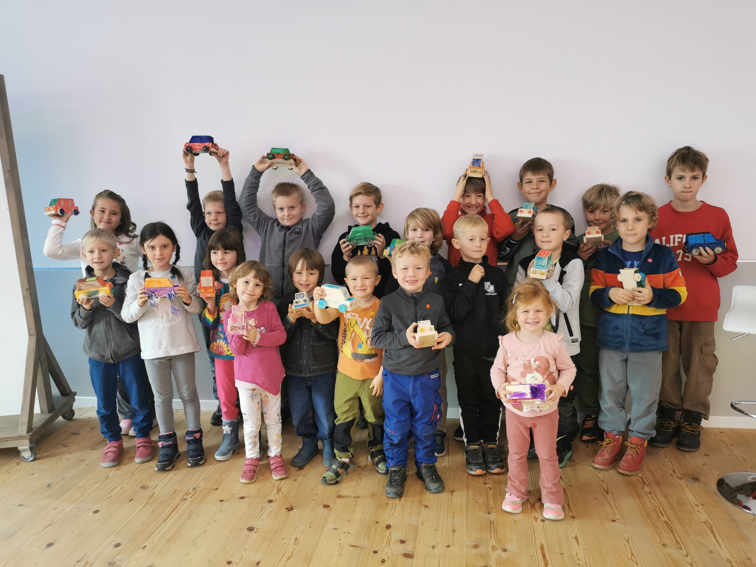 Kinder beim kreativen Workshop beim Verein Activ und Creativ in Ybbs